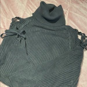 Cropped Turtleneck